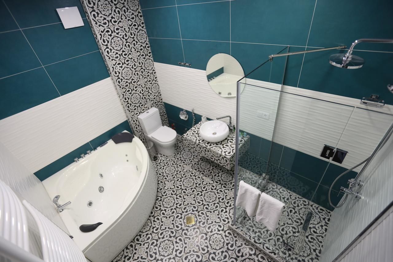 Отель Golden Globe Boutique Hotel Тбилиси-17