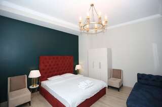 Отель Golden Globe Boutique Hotel Тбилиси Улучшенный люкс с кроватью размера «king-size»-5