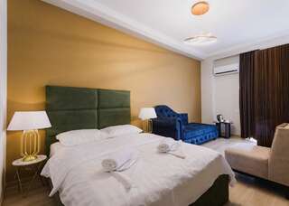 Отель Golden Globe Boutique Hotel Тбилиси Двухместный номер Делюкс с 1 кроватью и балконом-2