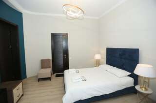 Отель Golden Globe Boutique Hotel Тбилиси Двухместный номер Делюкс с 1 кроватью и балконом-5