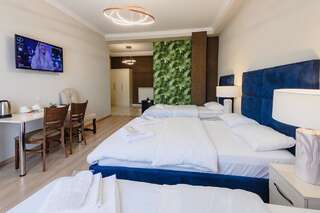 Отель Golden Globe Boutique Hotel Тбилиси Семейный люкс-5